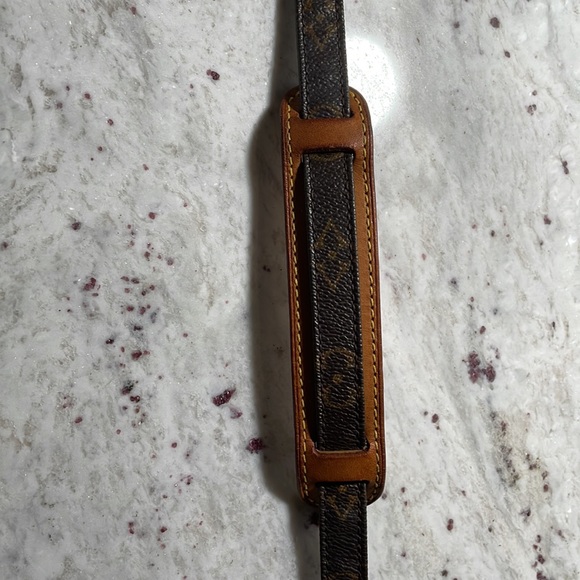 Louis Vuitton Danube crossbody bag - Picture 10 of 13